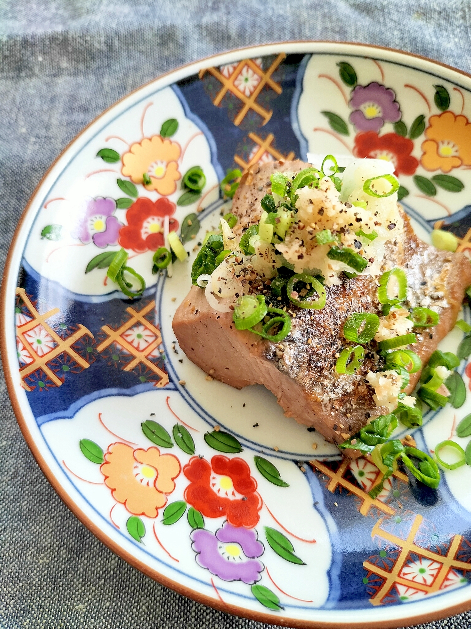 薬味たっぷり鰹のたたきでニンニク醤油煮♪