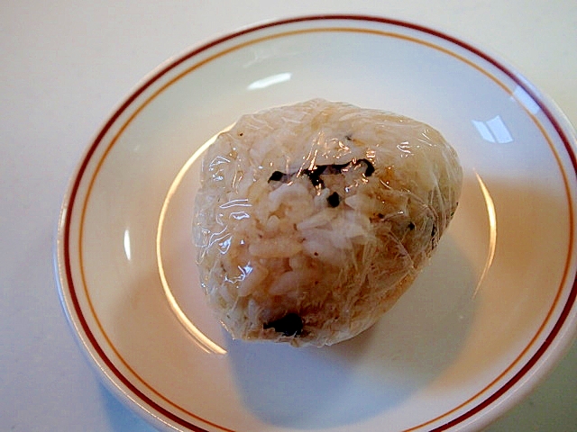 刻み海苔とすりごまの醤油おにぎり