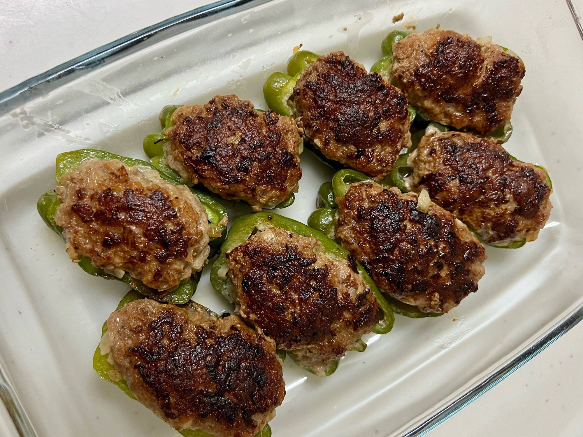 定番の美味しさ♪ピーマンの肉詰め