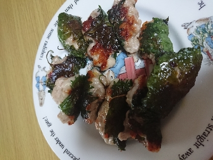 豚こまとチーズの大葉包み焼き