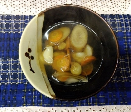 里芋と蒟蒻と牛蒡のお汁（醤油仕立て）