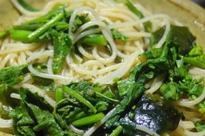 菜の花とわかめの和風パスタ