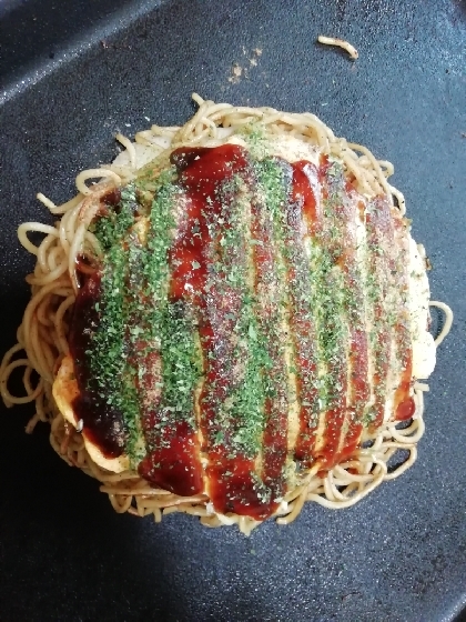 フライパンで！✨ソース焼きそば入り広島風お好み焼き