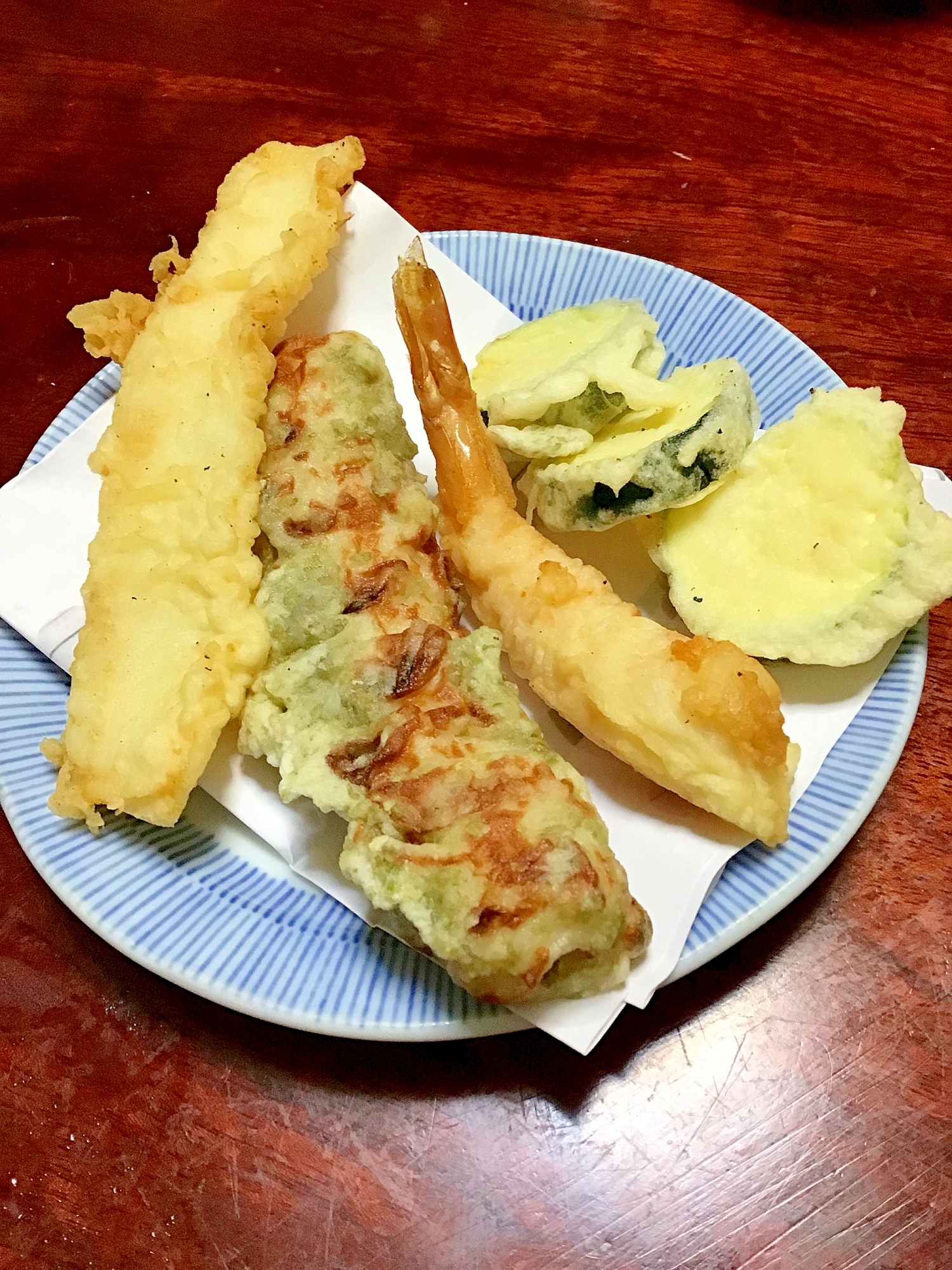 天ぷら盛り合わせ(イカと海老とチクワとズッキーニ)