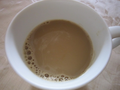ティーポットを使わず、きな粉の生姜紅茶