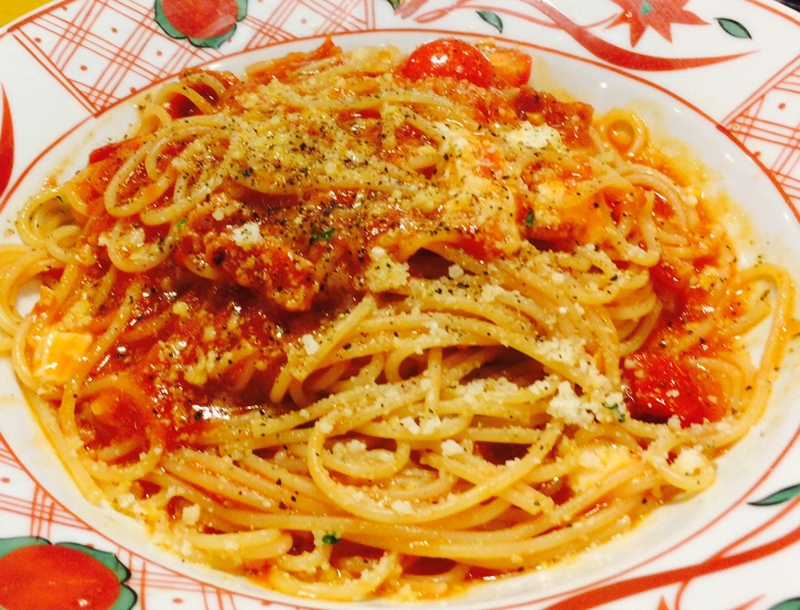 トマトとチーズのイタリアンパスタ