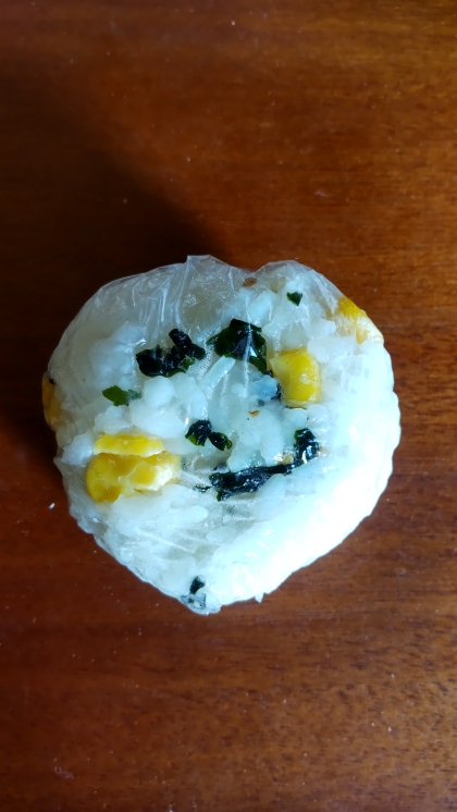 わかめコーン♪おにぎり