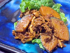 ご飯がすすむ！牛肉とかぼちゃのカレー醤油麹炒め