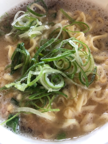 ニンニクザーサイ醤油ラーメン