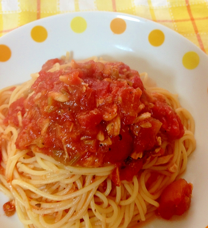 コストコ食材で♪バジルトマトとツナのパスタ