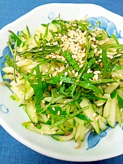 しそにんにく醤油で☆キュウリの香味酢の物♪