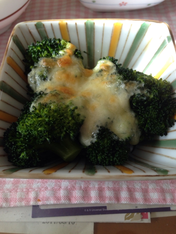 ブロッコリーのチーズ焼き レシピ 作り方 By ちびとも0622 楽天レシピ ブロッコリーのチーズ焼き レシピ 作り方 By ちびとも0622 楽天レシピ