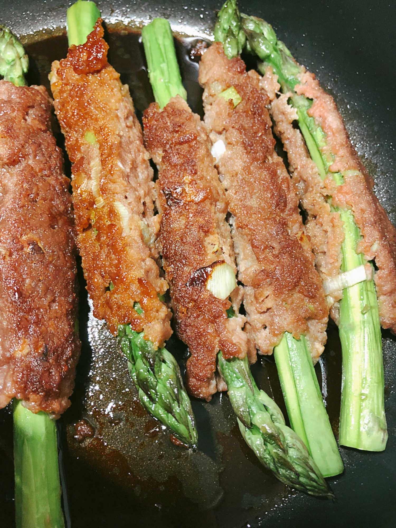 まるごと一本！アスパラの肉巻き〜♪