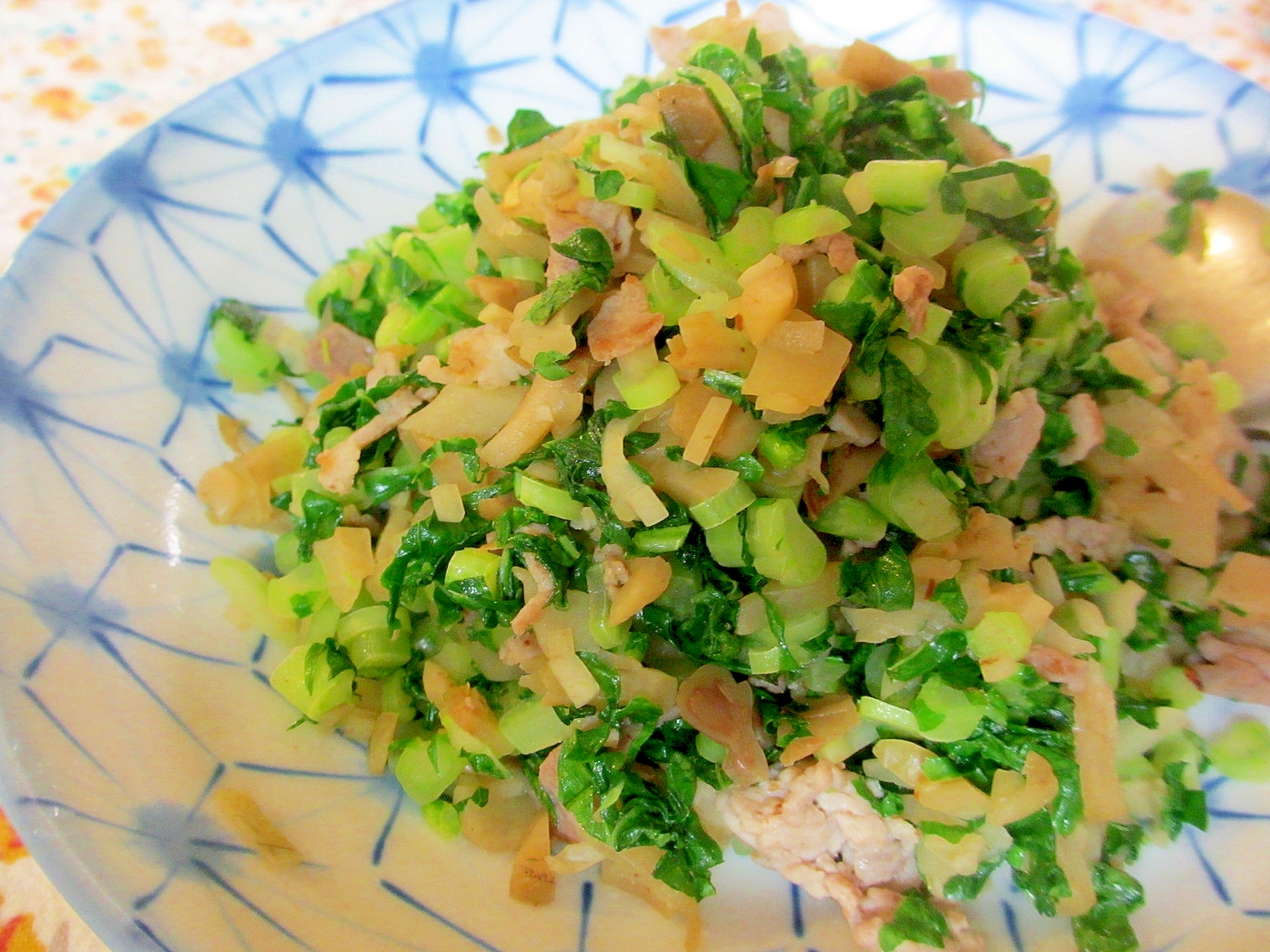 ご飯がすすむ♪中華風大根葉炒め