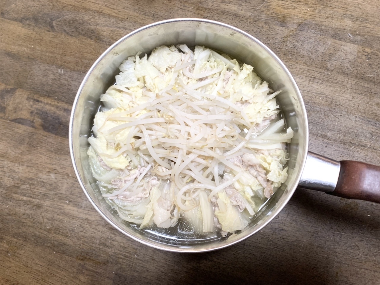 簡単レシピ　鍋レシピ　白菜と豚こまの鍋