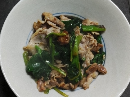 シンプルで美味しい！ほうれん草と豚肉のマヨポン炒め