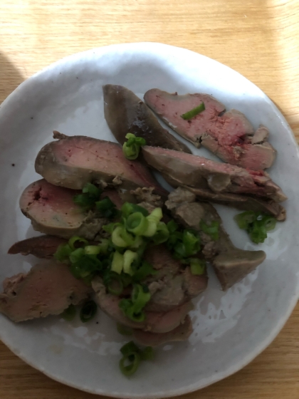 ごま油と葱で食べるしっとり鶏レバー