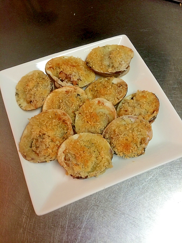 はまぐりのパン粉焼き（エスカルゴバター風味）