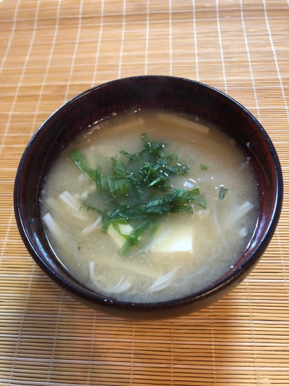 玉ねぎと大葉の味噌汁