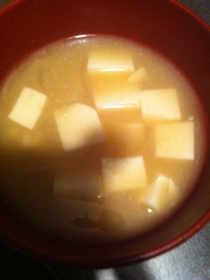 豆腐をたっぷり味噌汁