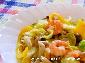 えびとキャベツのハーブ炒め