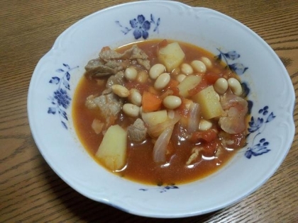 大豆の水煮を買ったので作ってみました。とってもあっさりしていて、でも、こくがあって
美味しかったで～す（^0^)v   ごちそうさま！！