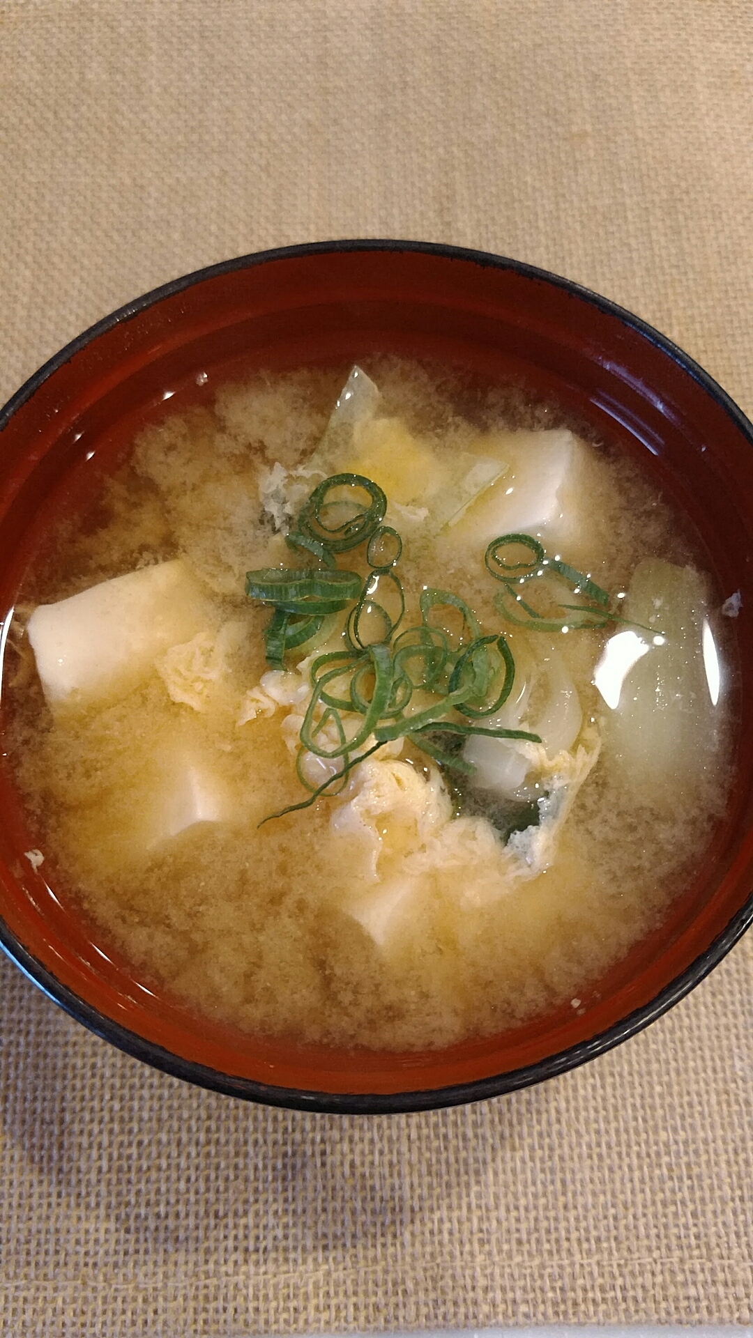 お味噌汁☆チンゲンサイ・豆腐・卵