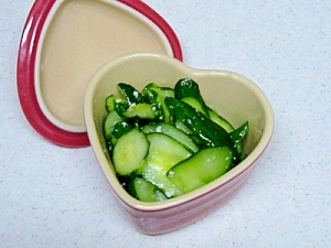 自家製キュウリで塩麴の漬物