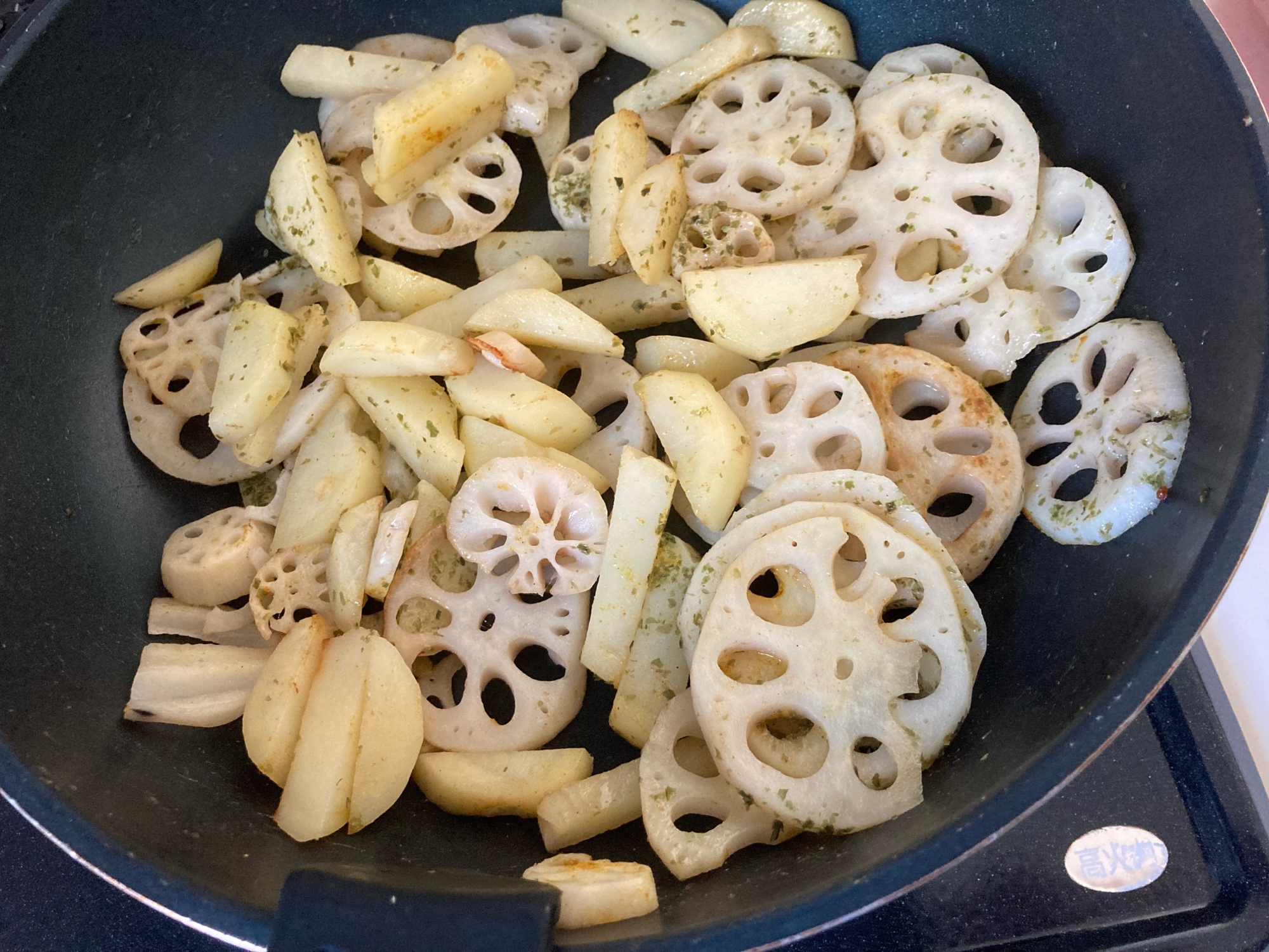 レンコンとじゃがいものカレー炒め