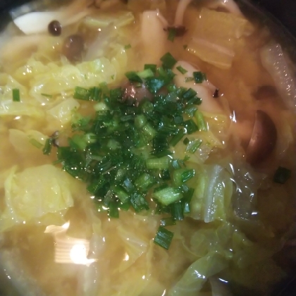 ストウブDe〜白菜としめじの味噌汁