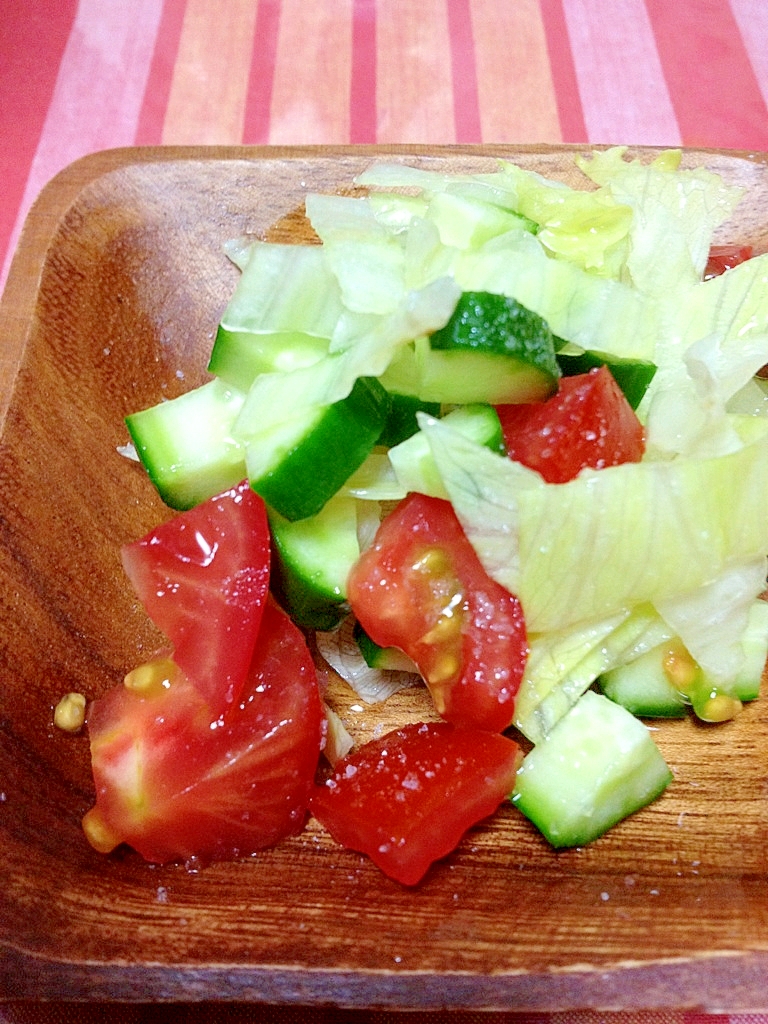 トルコでよく出てきた♪♪ 簡単!! サラダ