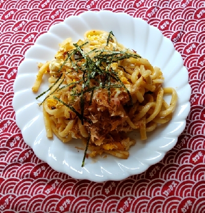 野菜たっぷり！醤油味の焼きうどん♪