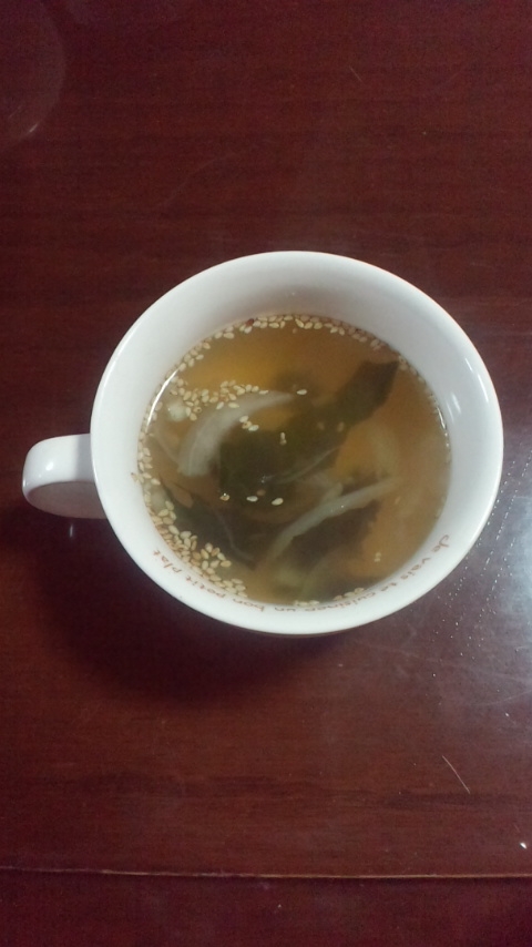 玉ねぎとわかめのスープ