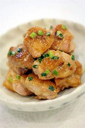 鶏もも肉のマヨポン和え