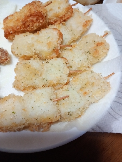 お弁当用に小さく。粉チーズ入り香り良く美味しいです♪