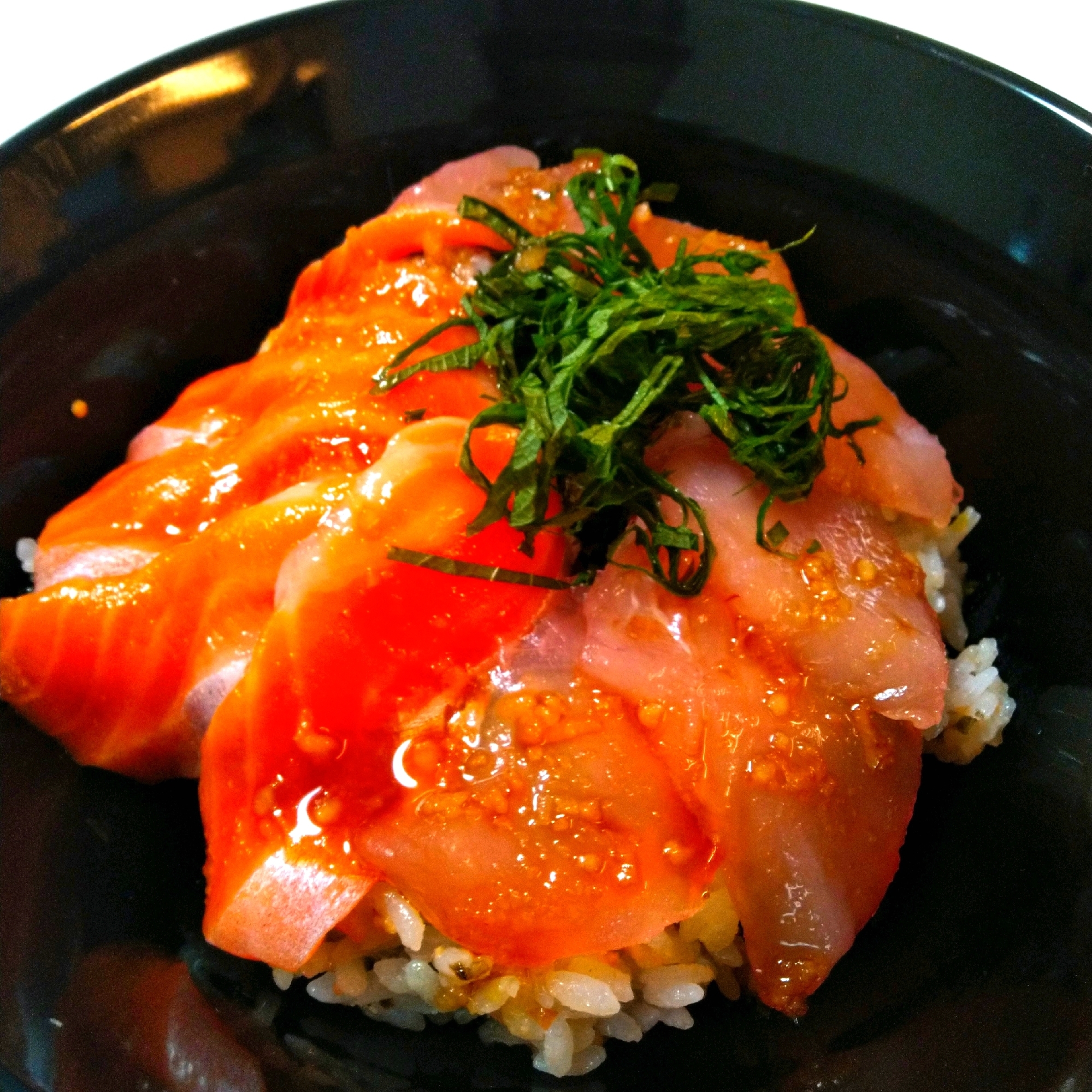 プリプリ♪サーモンとマグロの丼ぶり