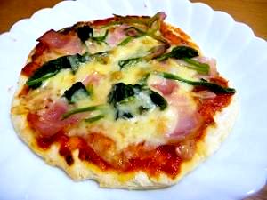 ナン生地でピザ★薄力粉使用　醗酵不要の簡単レシピ