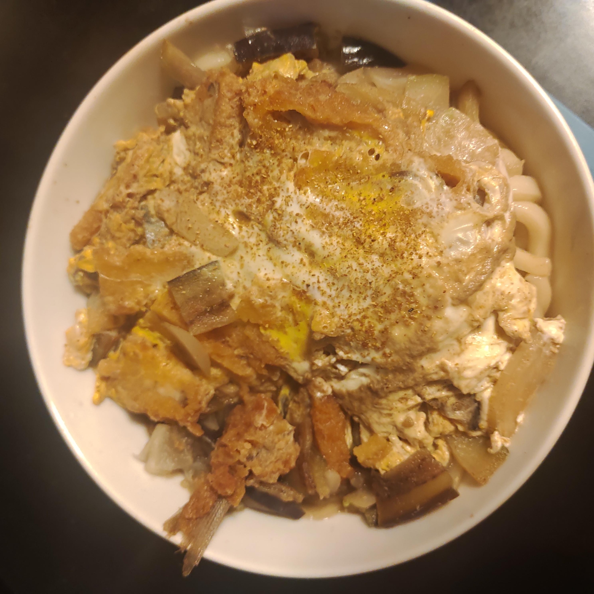 なす、かぶ、アジフライの卵うどん