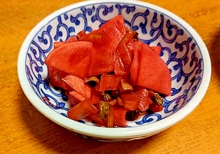 赤蕪の　柿酢漬け