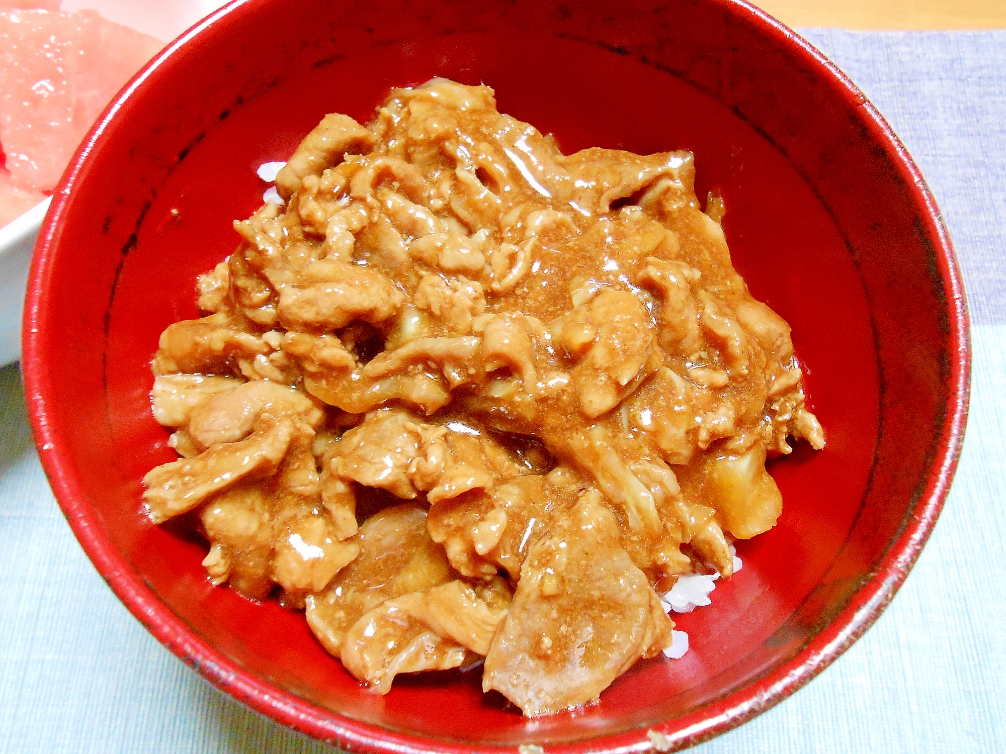 やわらか豚肉生姜焼き丼（UC対応）