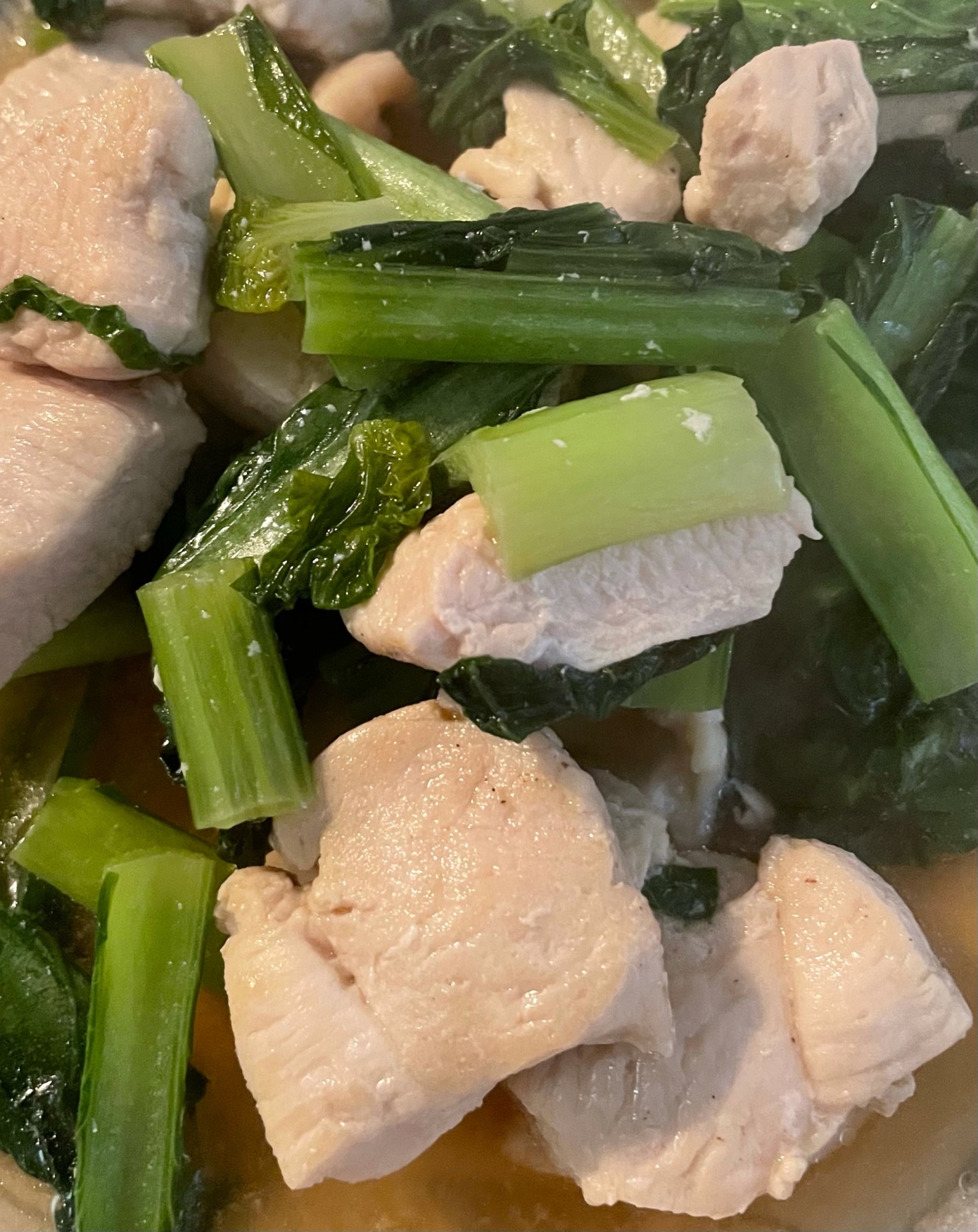 小松菜と鶏むね肉の炒め物