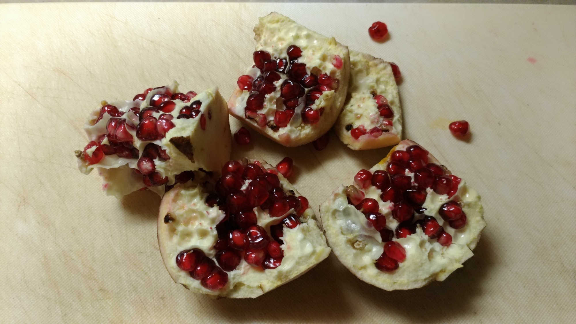 ざくろの簡単な剥き方 レシピ 作り方 By コイクウィン 楽天レシピ ざくろの簡単な剥き方 レシピ 作り方 By コイクウィン 楽天レシピ