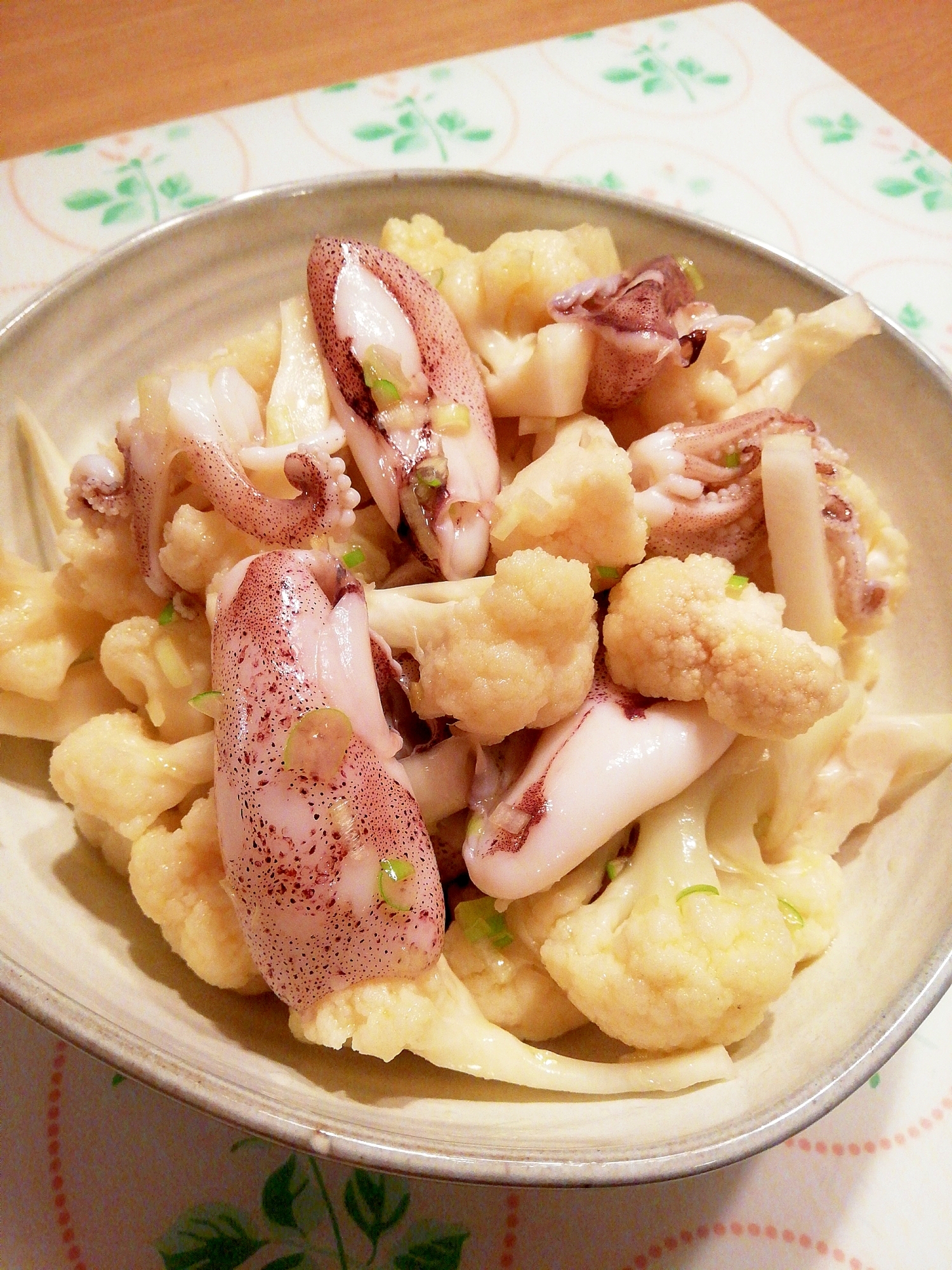 ヒイカとカリフラワーのホットサラダ レシピ 作り方 By Shimao0 楽天レシピ