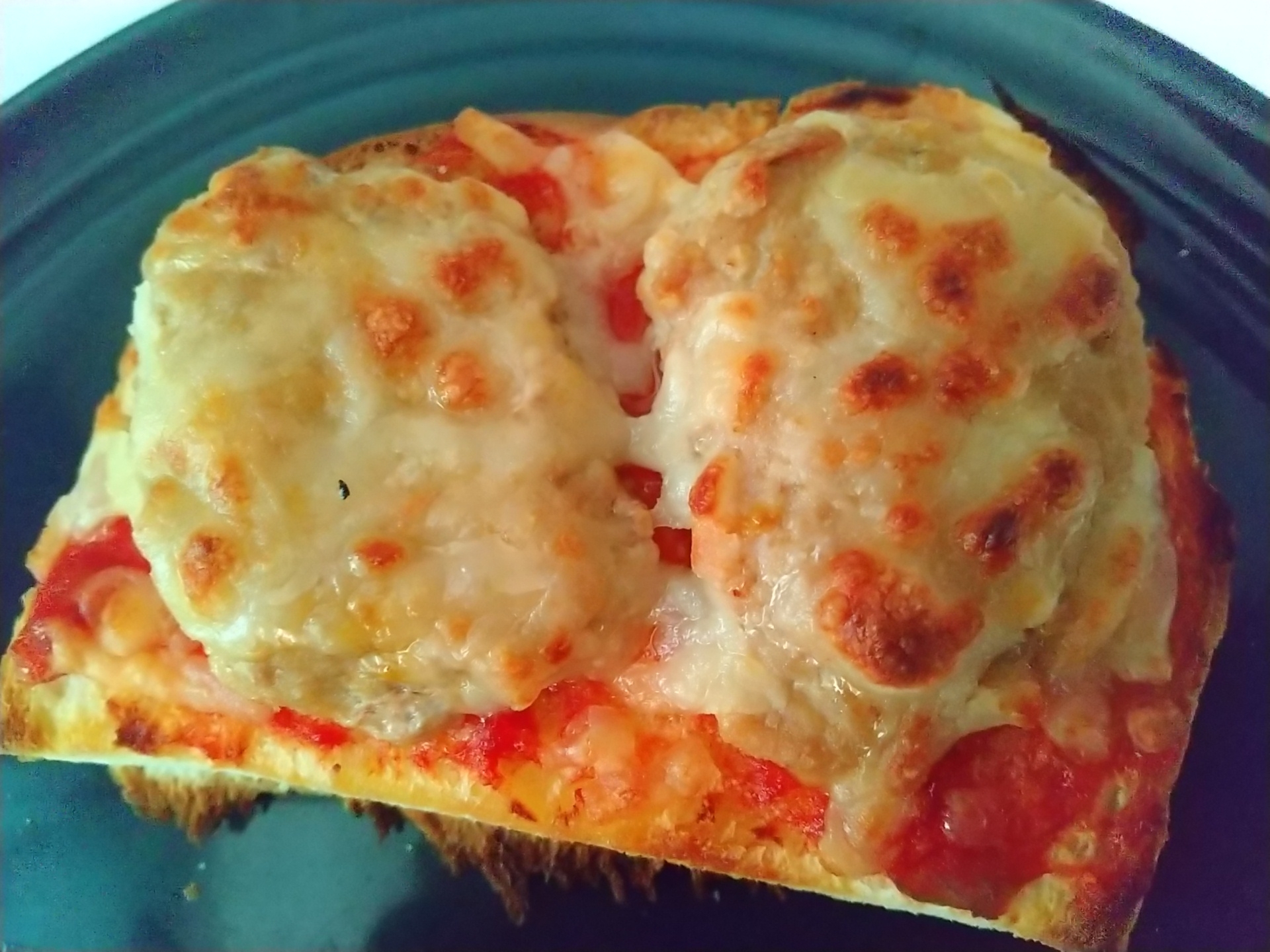 ハンバーグで♪ホットピザトースト