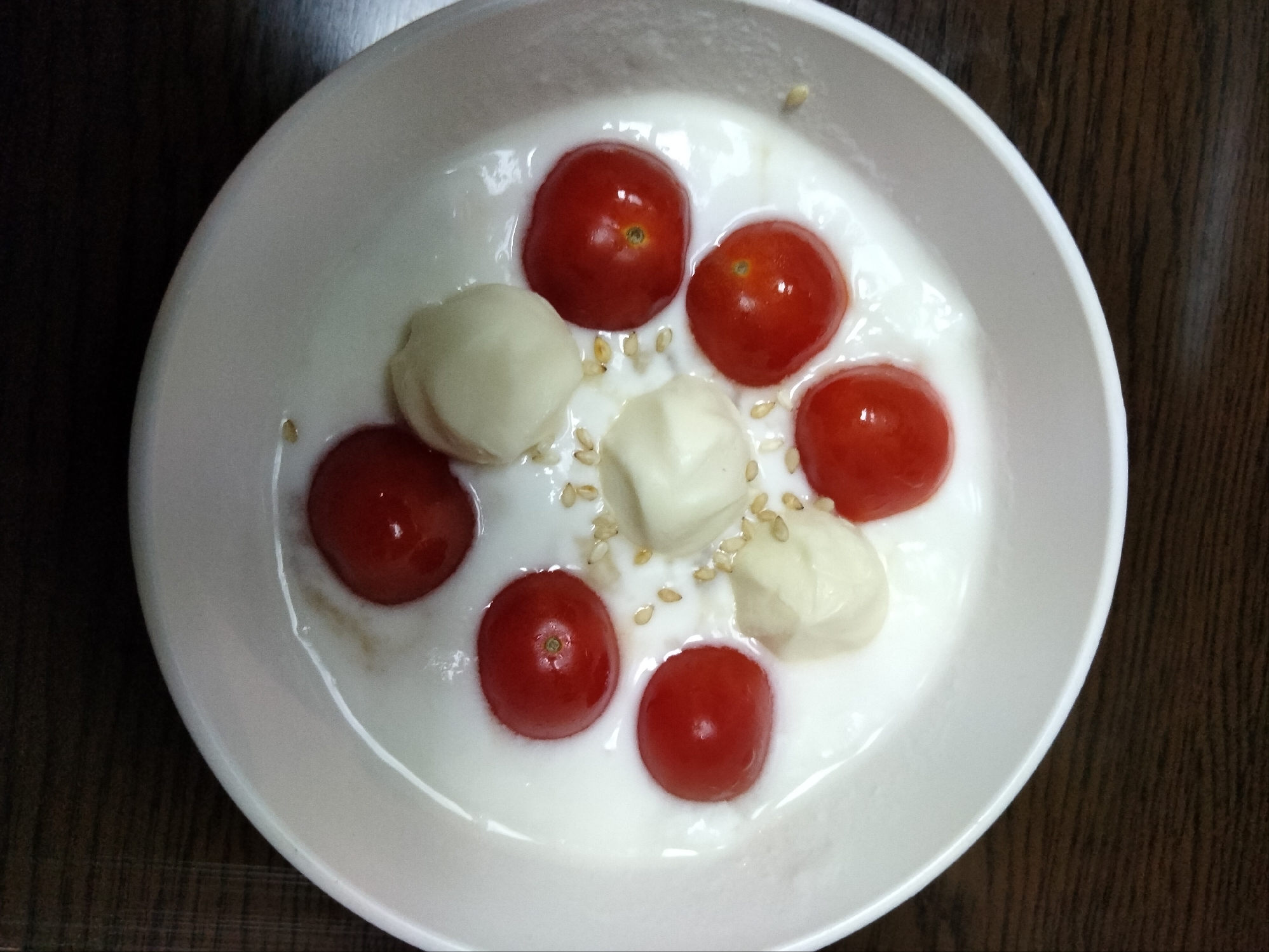 今日のヨーグルト♡キャンディチーズ&フルーツトマト