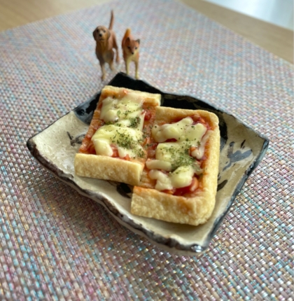 モグモグ子さんおはよございます♡油揚げがピザになりました！すご〜い♬とっても美味しかったです٩(^‿^)۶ネギのアクセント最高です♡素敵レシピ有難うございます☆