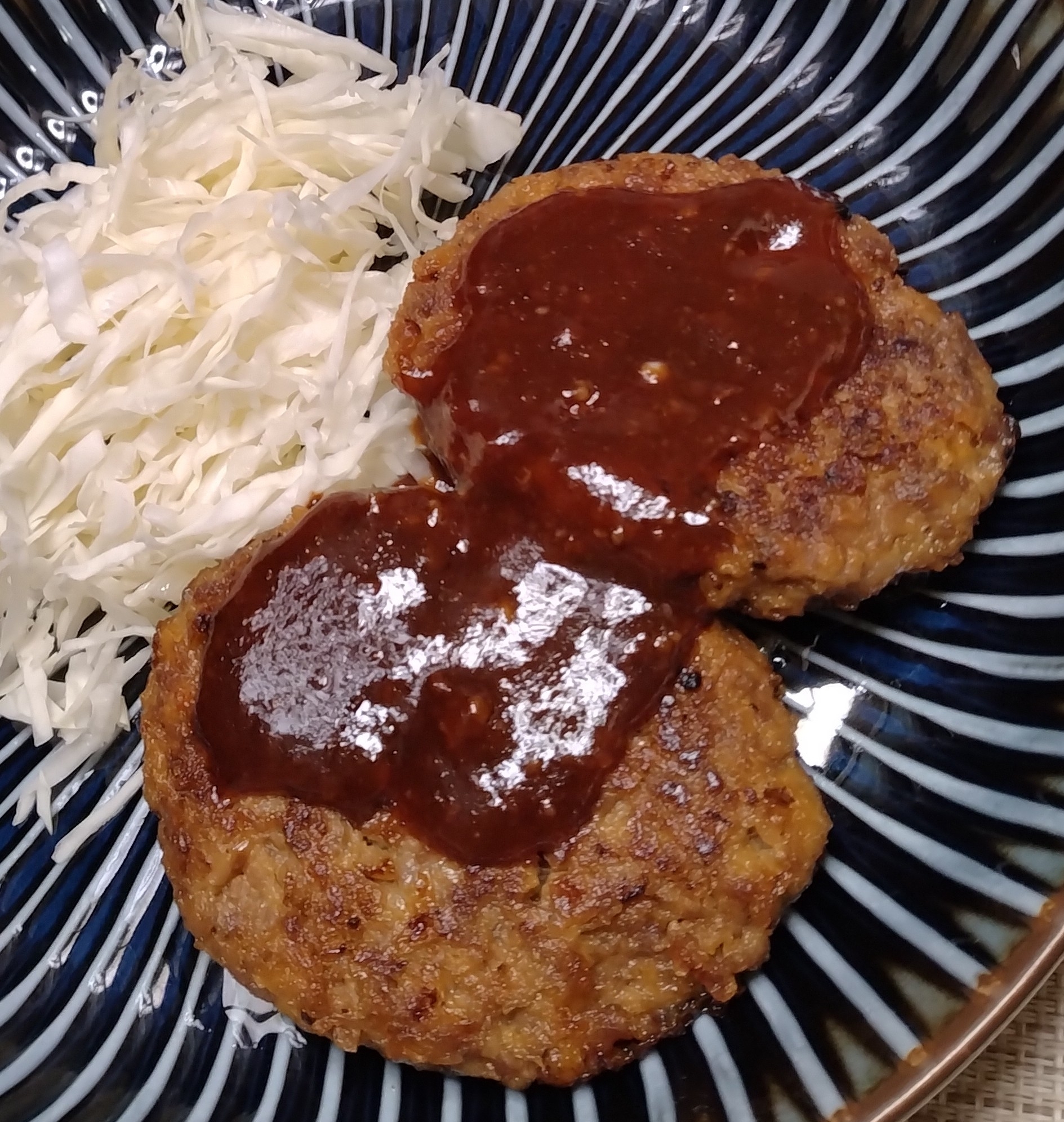 たっぷり玉ねぎのしっとりハンバーグ