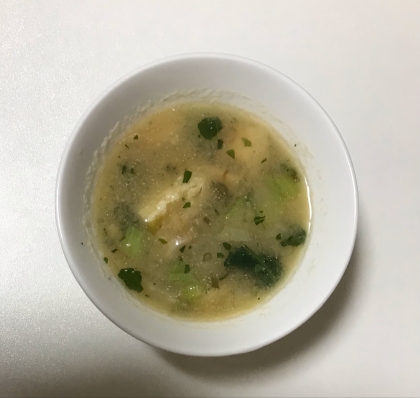 小松菜と舞茸と葱のお味噌汁