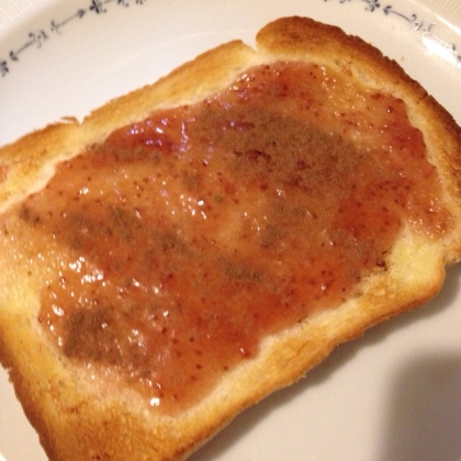 蜂蜜シナモンと苺ジャムのトースト