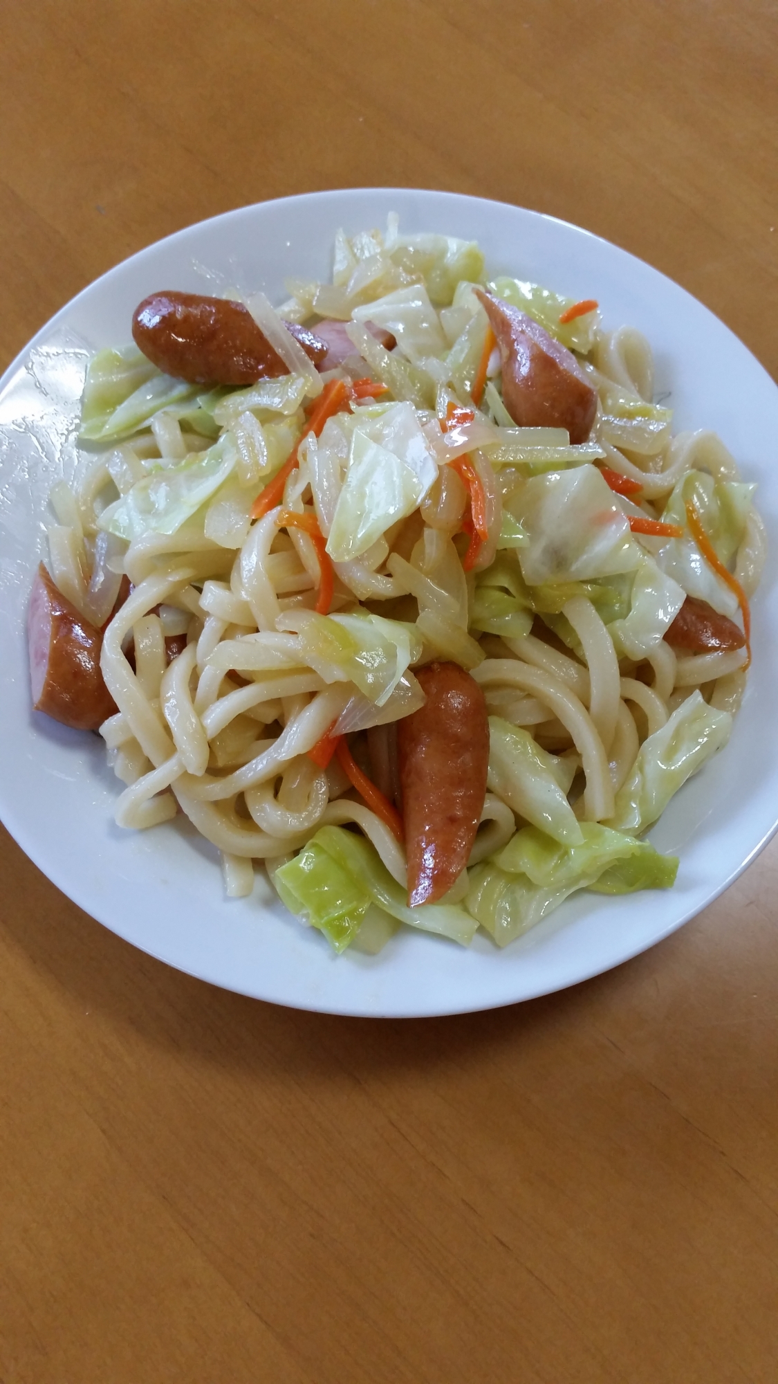 子供が喜ぶ！ウインナー入り焼きうどん